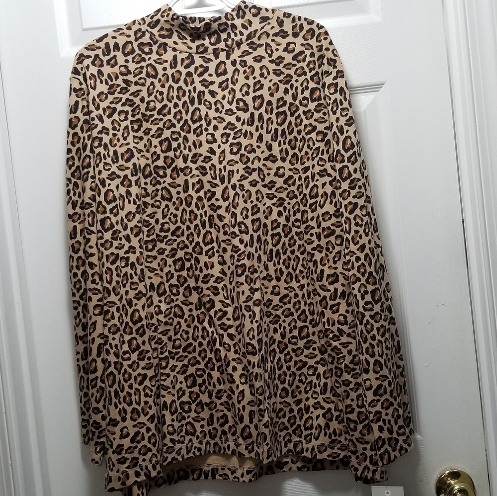 NWT Croft and Barrow Mock Neck Leopard print shirt